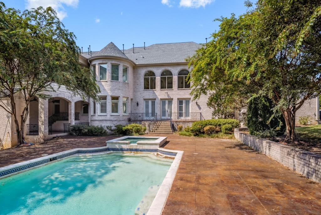 400 BUCKLAND CV