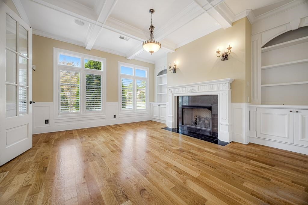 400 BUCKLAND CV