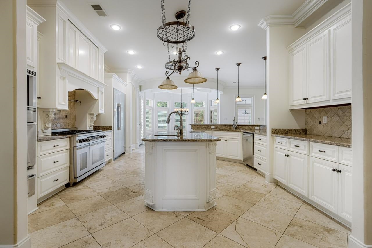 400 BUCKLAND CV