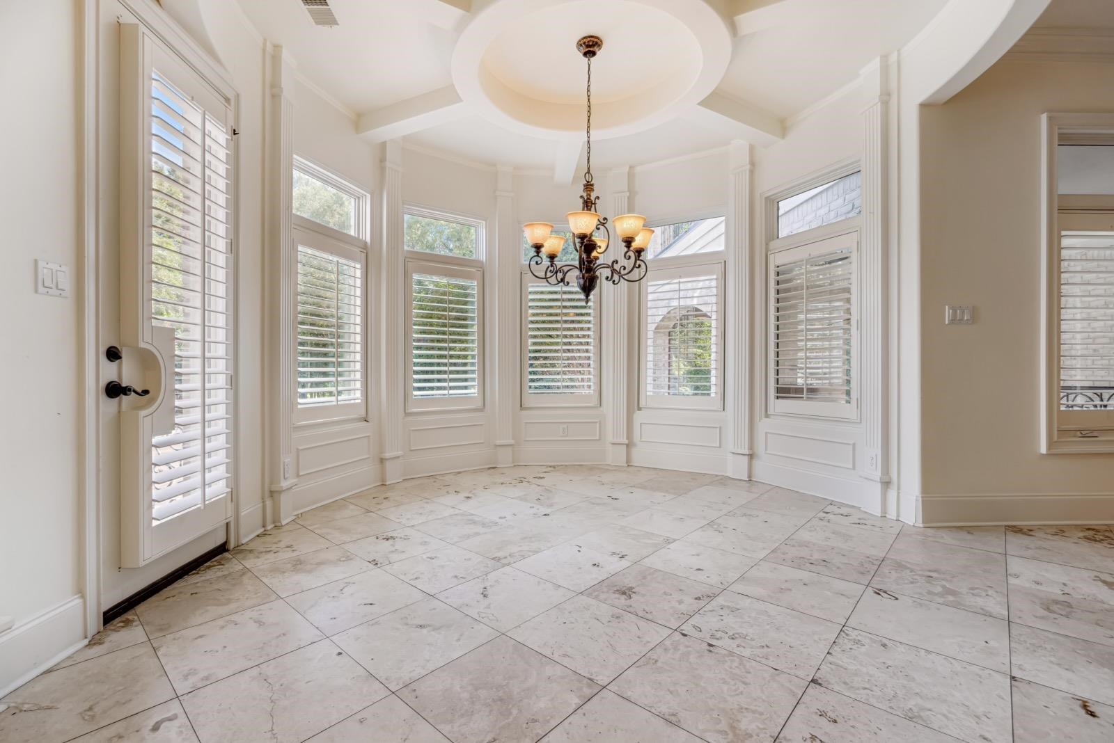 400 BUCKLAND CV