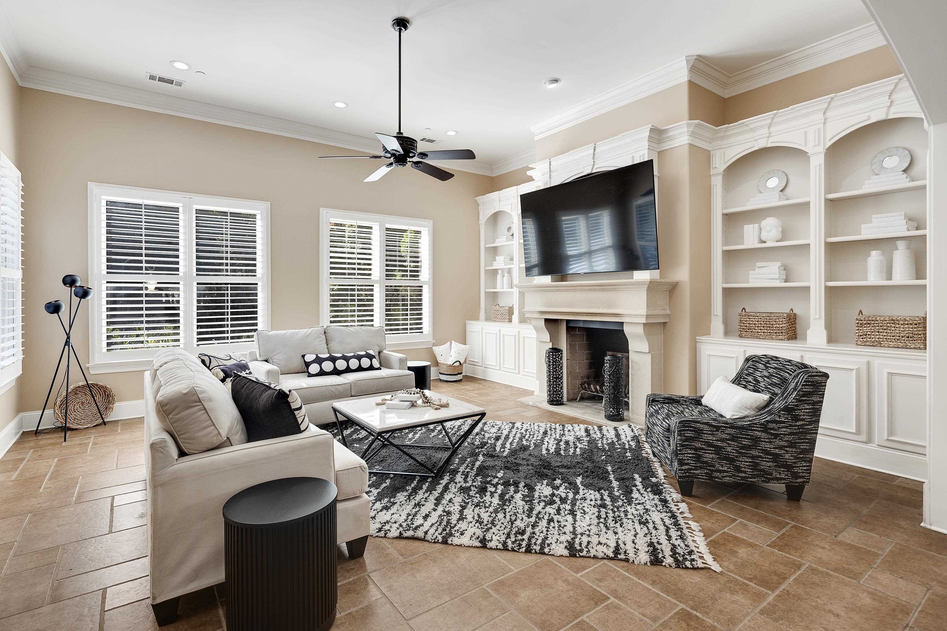 425 BUCKLAND CV