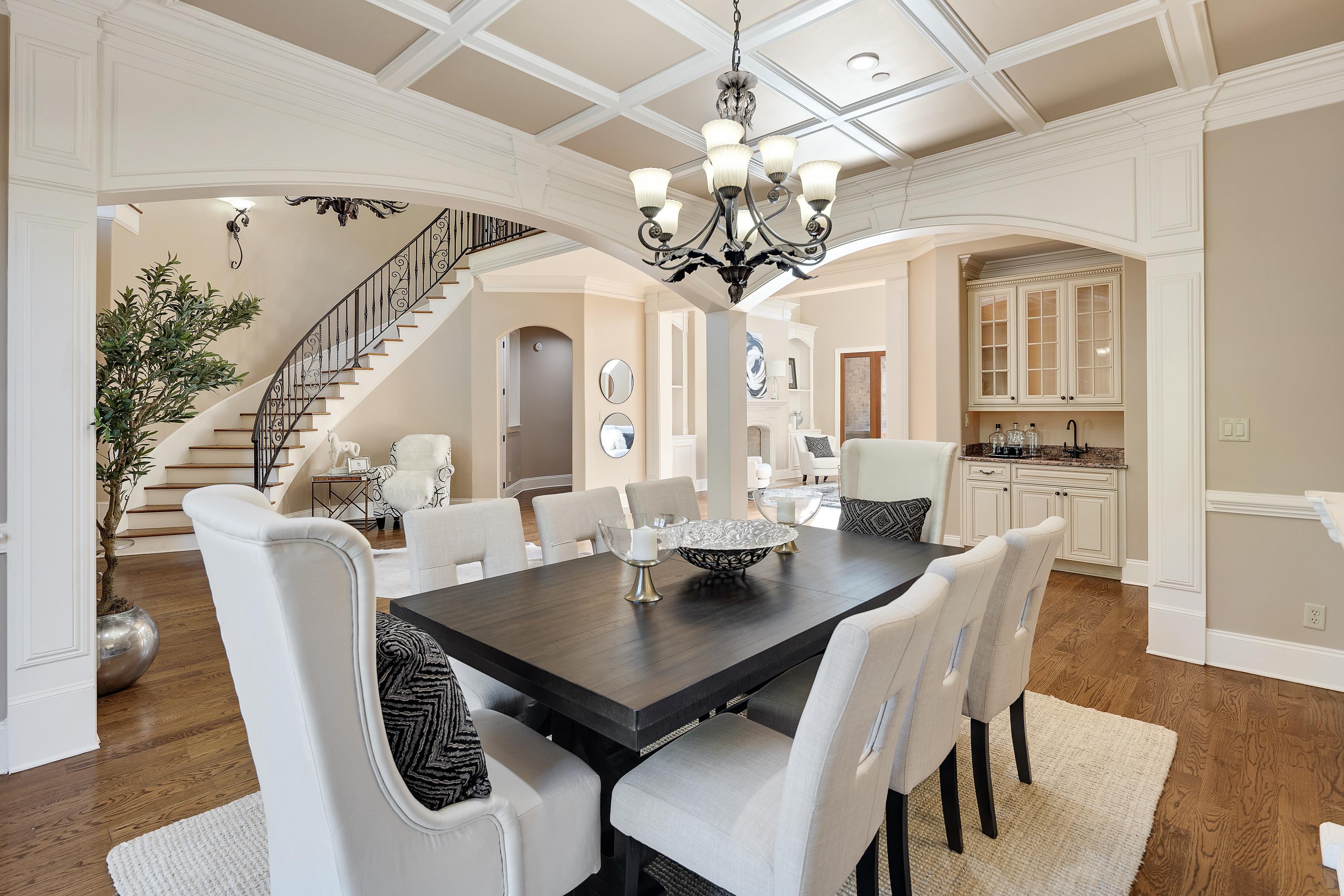425 BUCKLAND CV