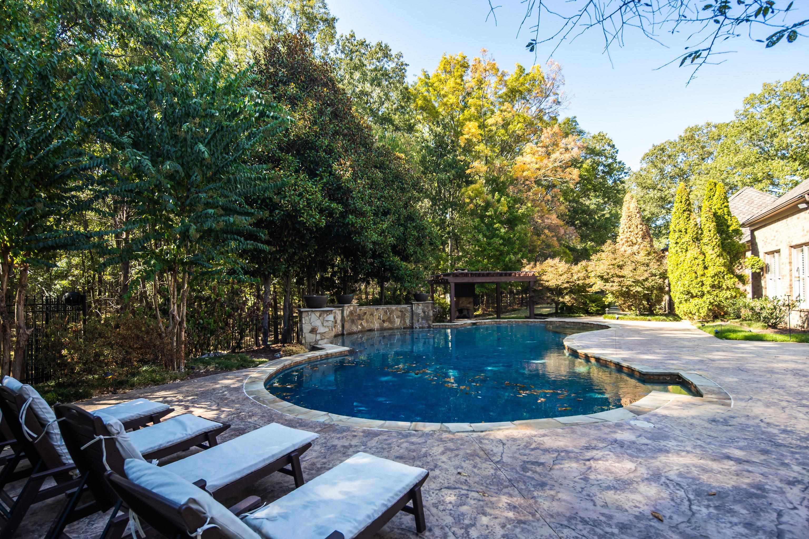 425 BUCKLAND CV