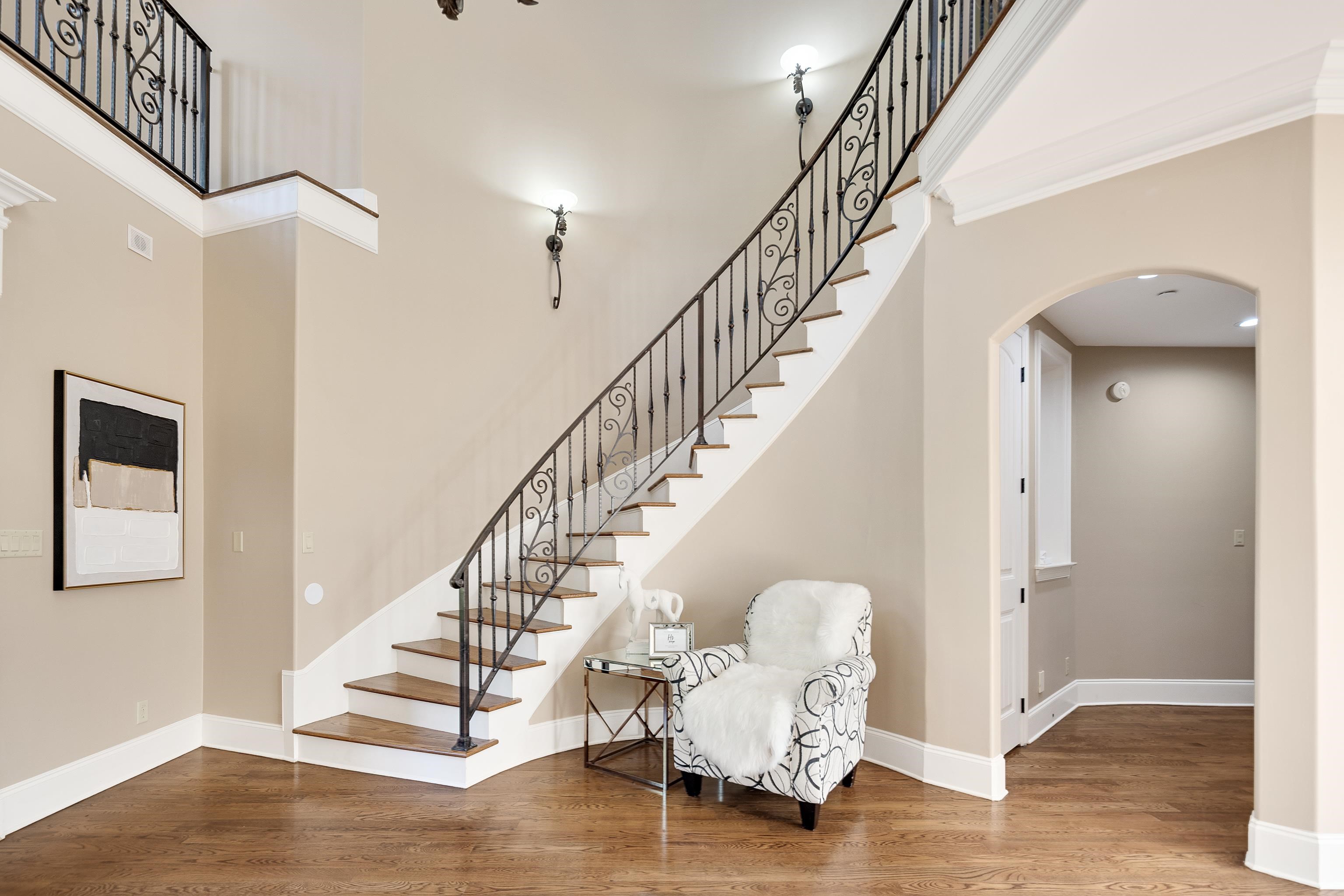 425 BUCKLAND CV