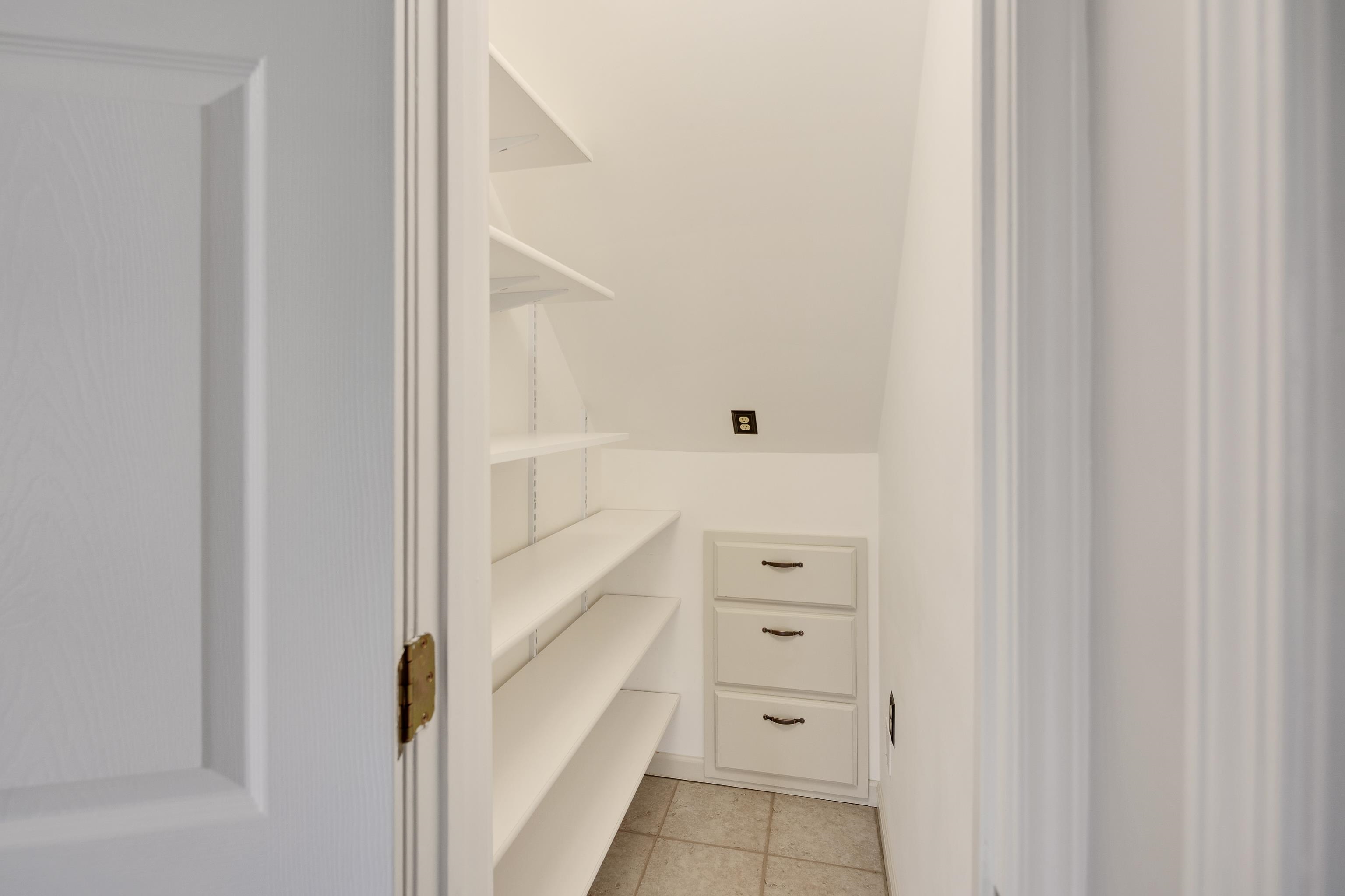 85 OAK CREST DR