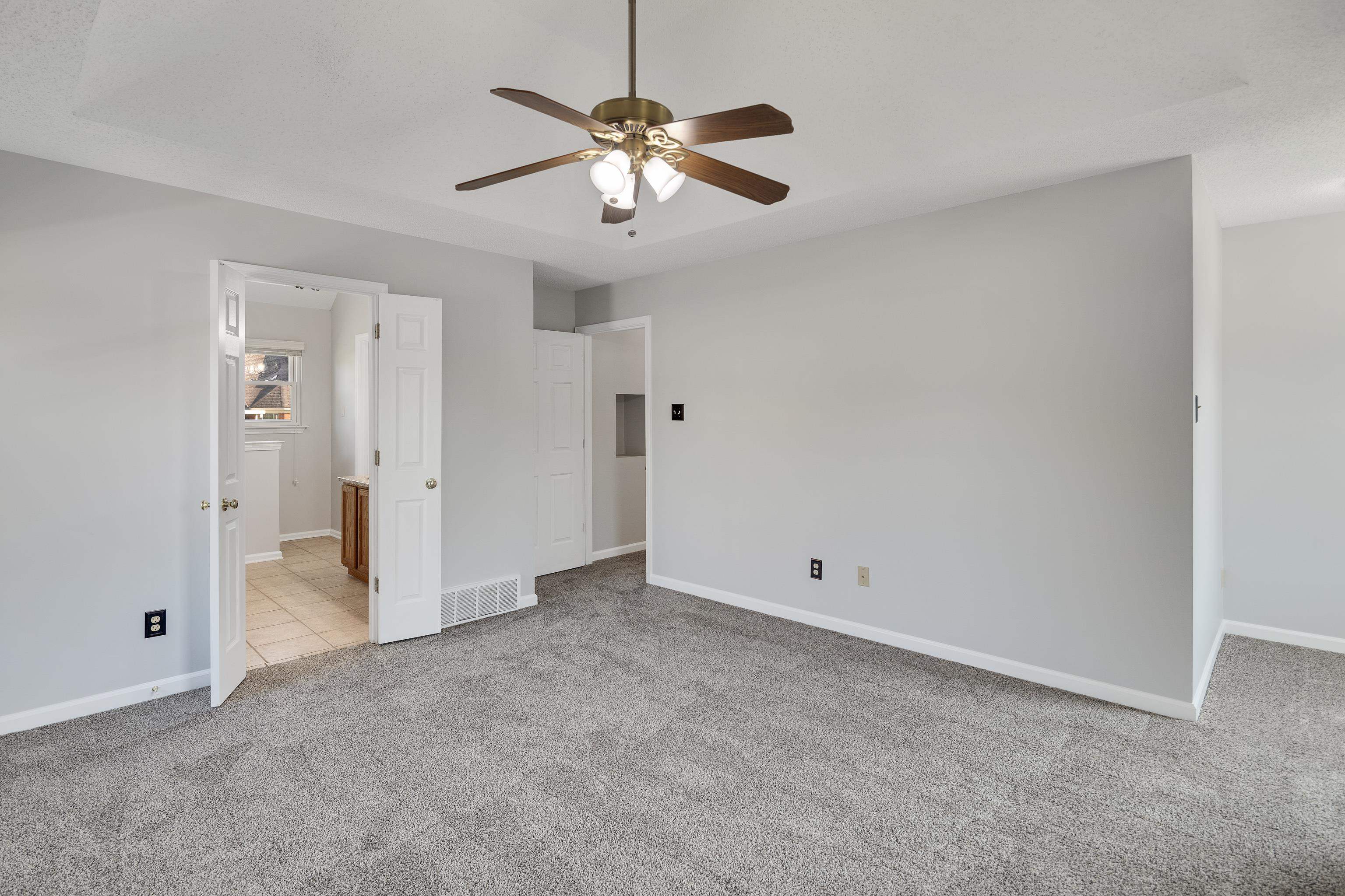85 OAK CREST DR