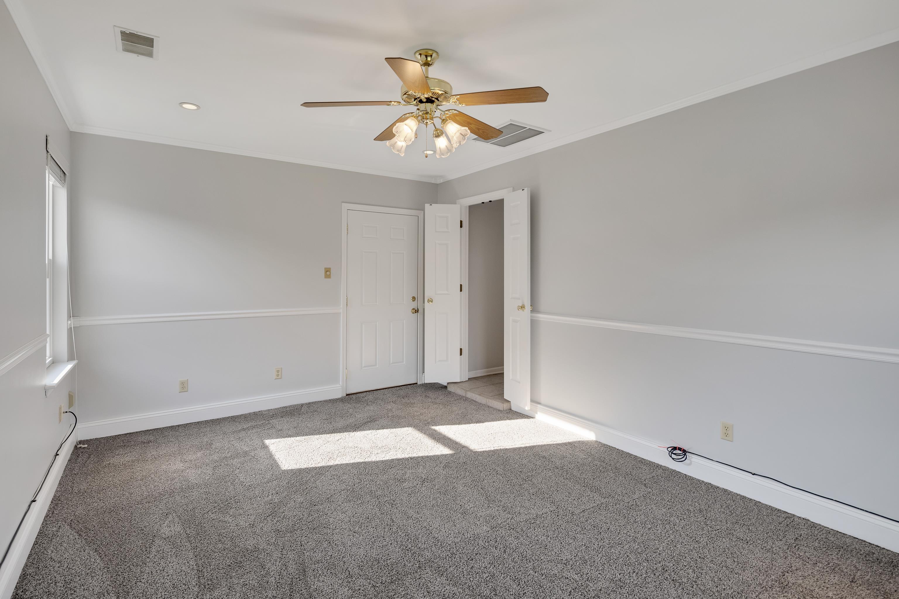 85 OAK CREST DR