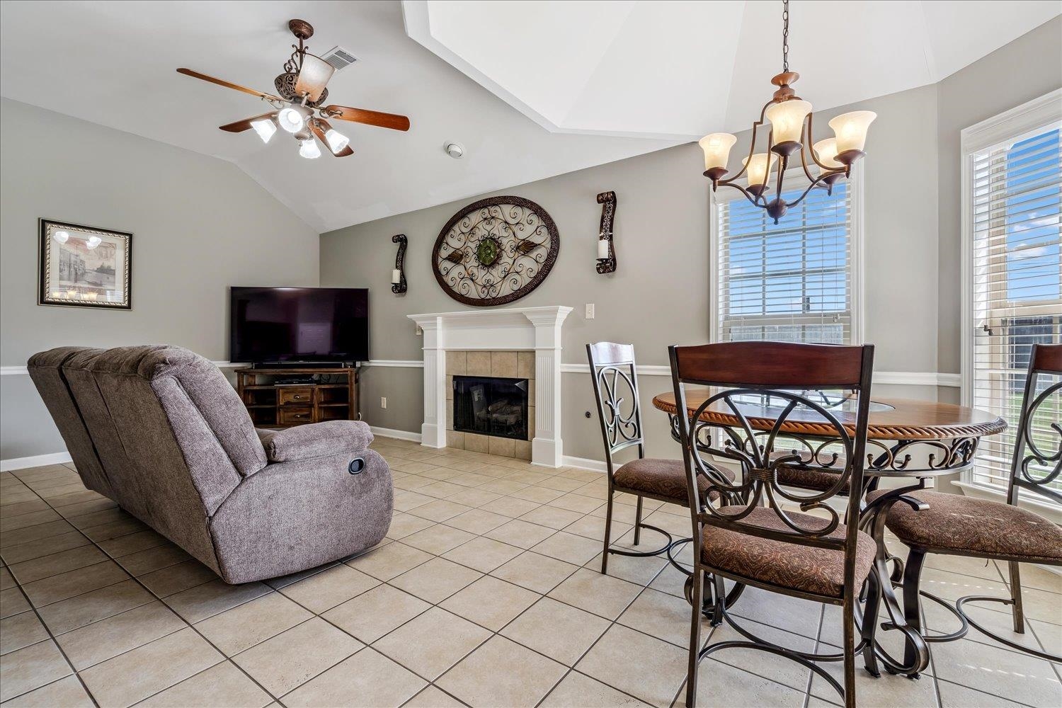 1308 CHRYSALIS LN