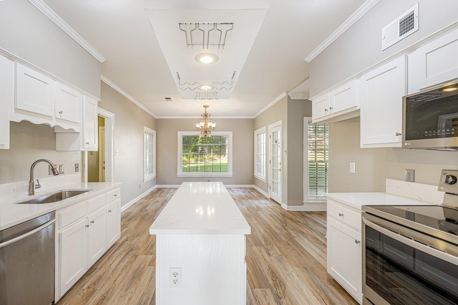 8859 PLANTATION TRAIL CV