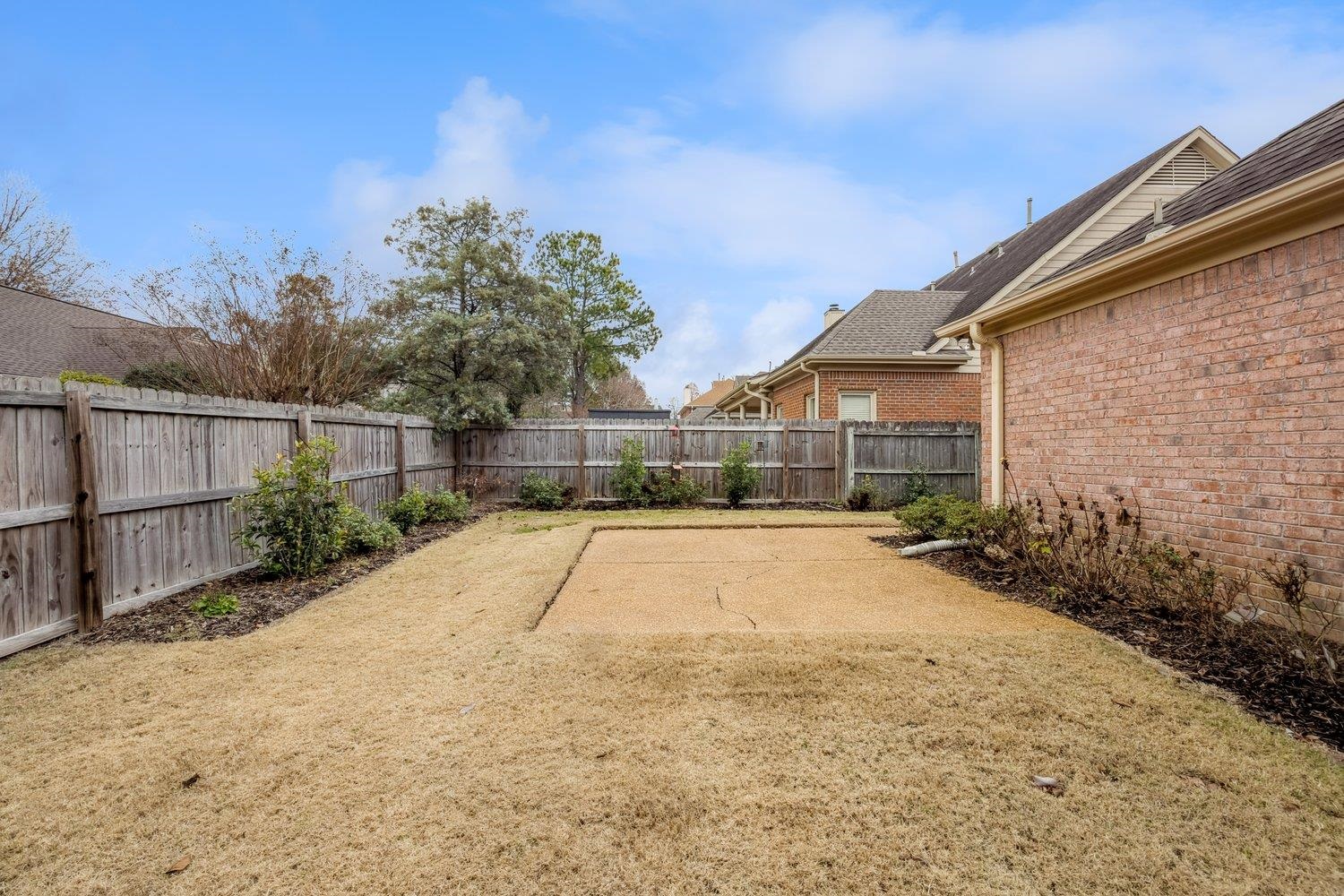 1102 MIRROR LAKE LN