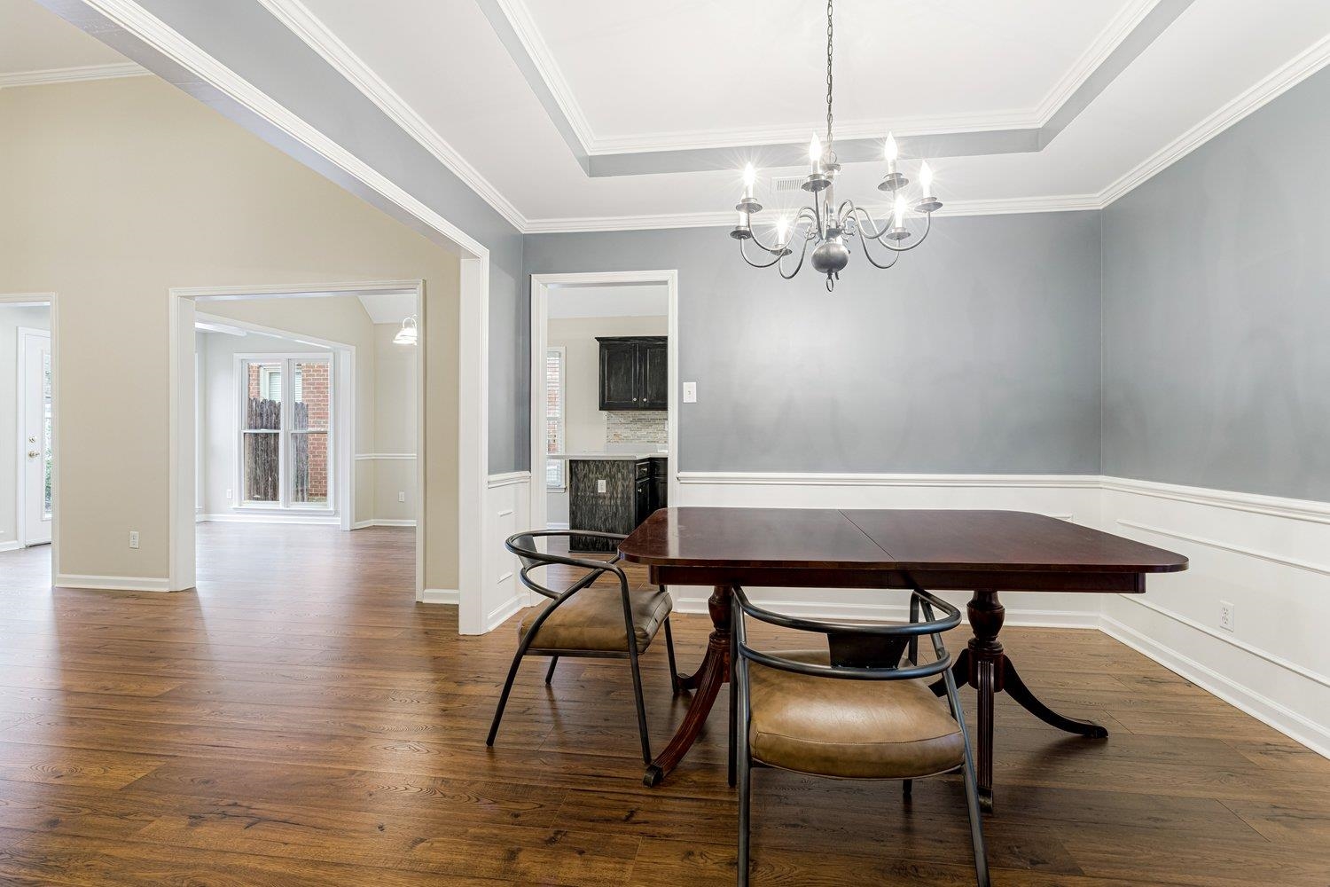 1102 MIRROR LAKE LN