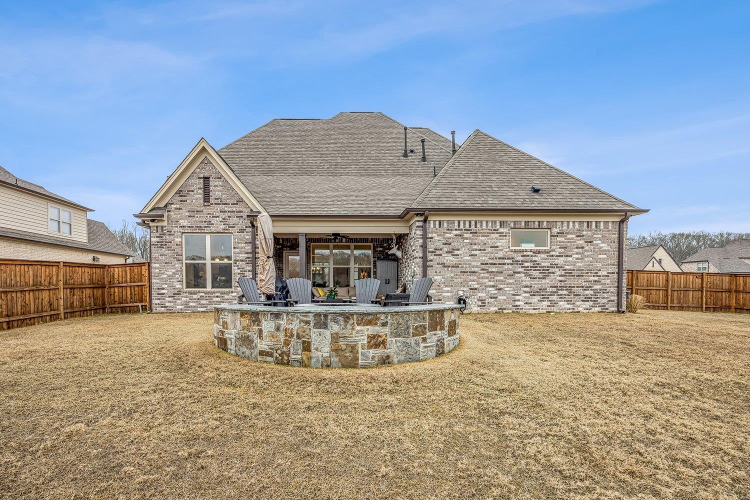 661 WOODLAND FOX LN