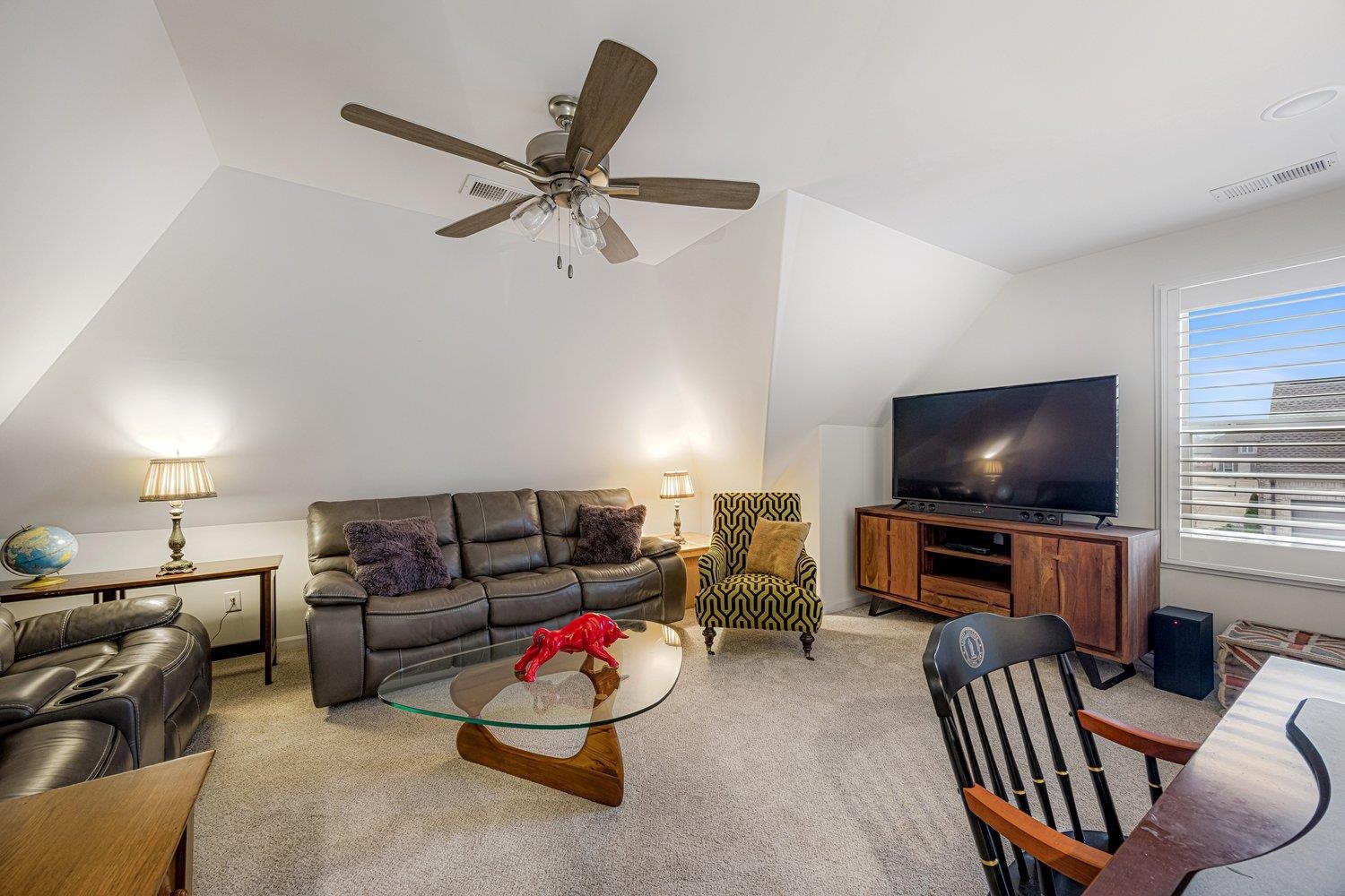 661 WOODLAND FOX LN