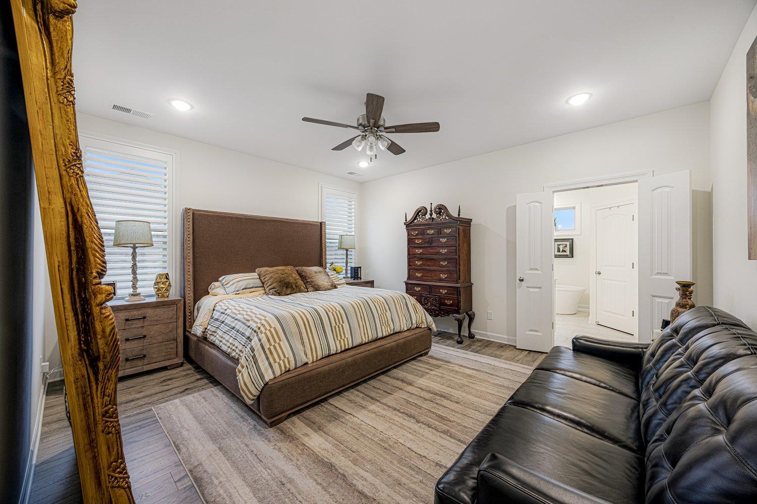661 WOODLAND FOX LN