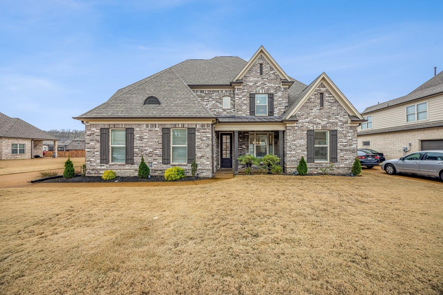 661 WOODLAND FOX LN