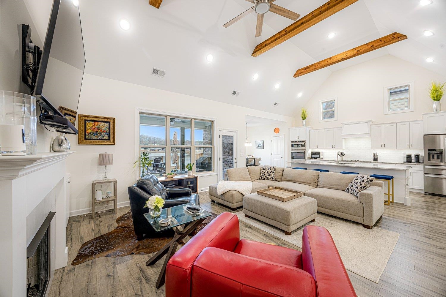 661 WOODLAND FOX LN