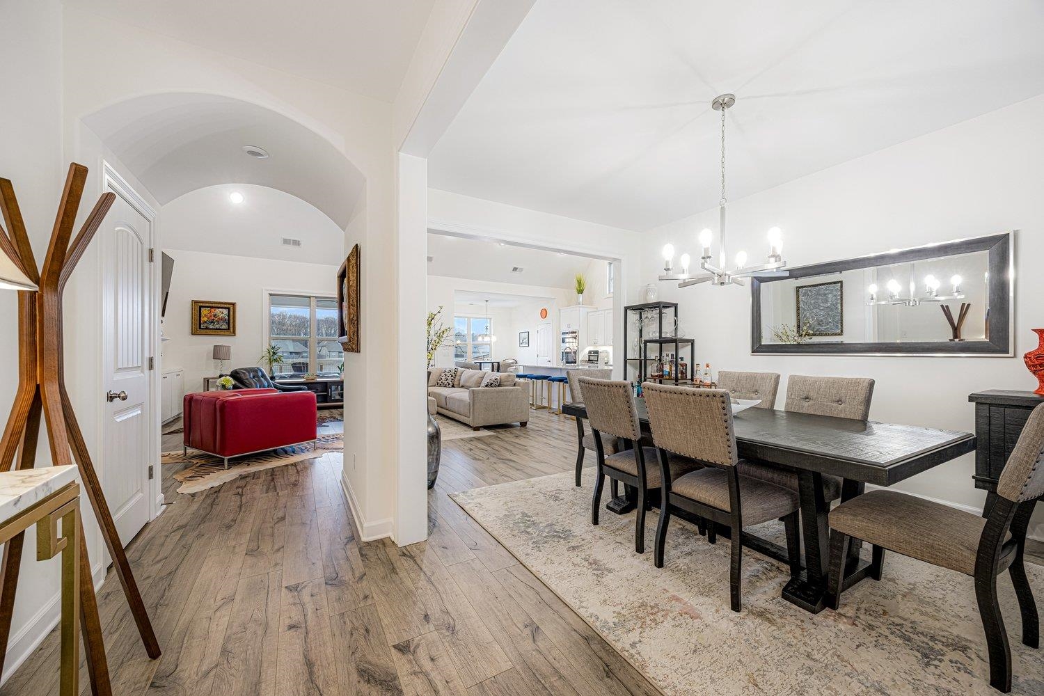 661 WOODLAND FOX LN
