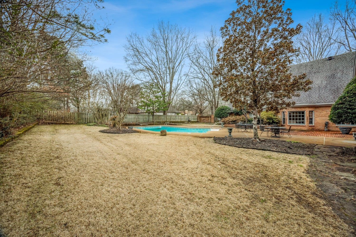 1330 PEBBLE CREEK LN