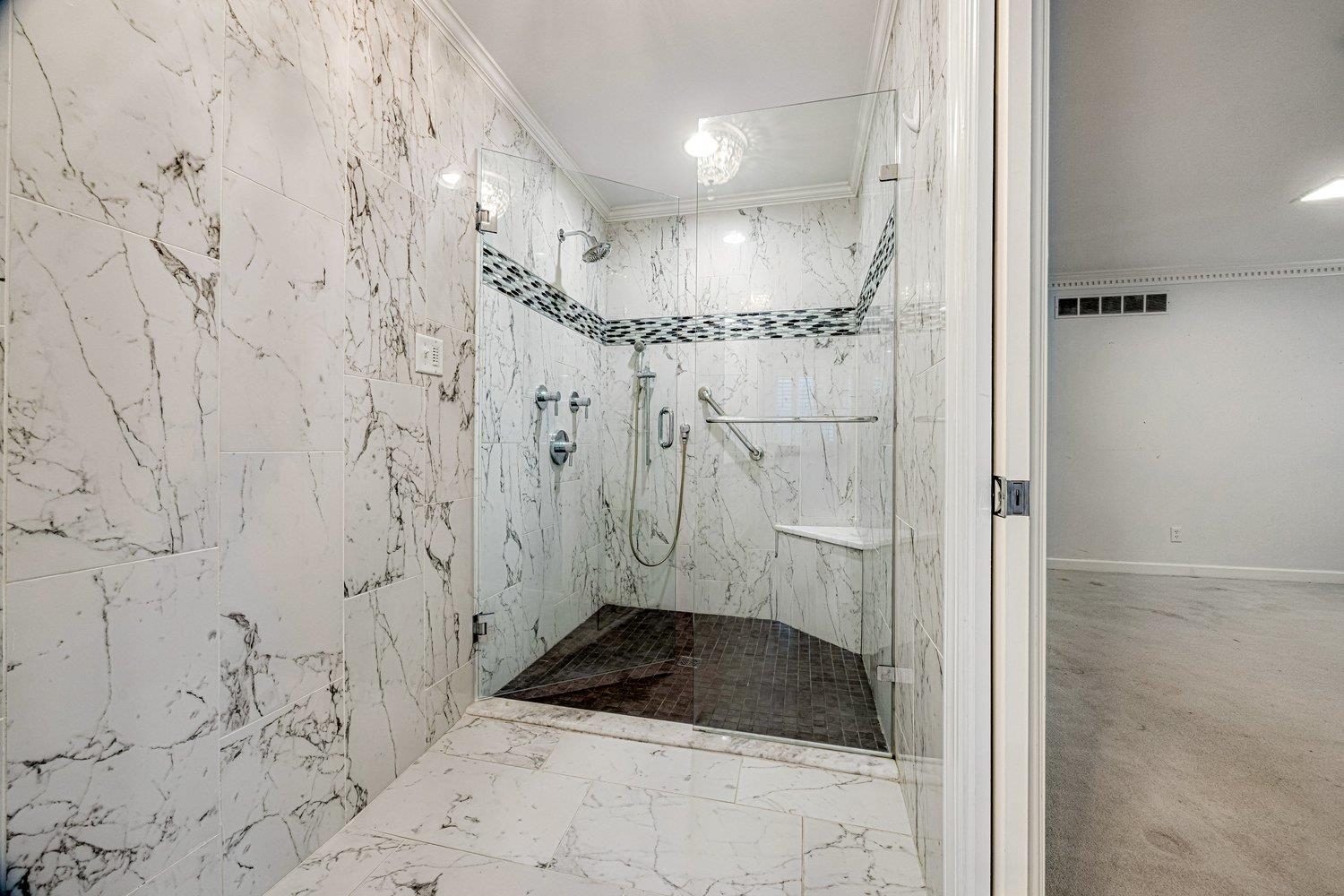 1330 PEBBLE CREEK LN