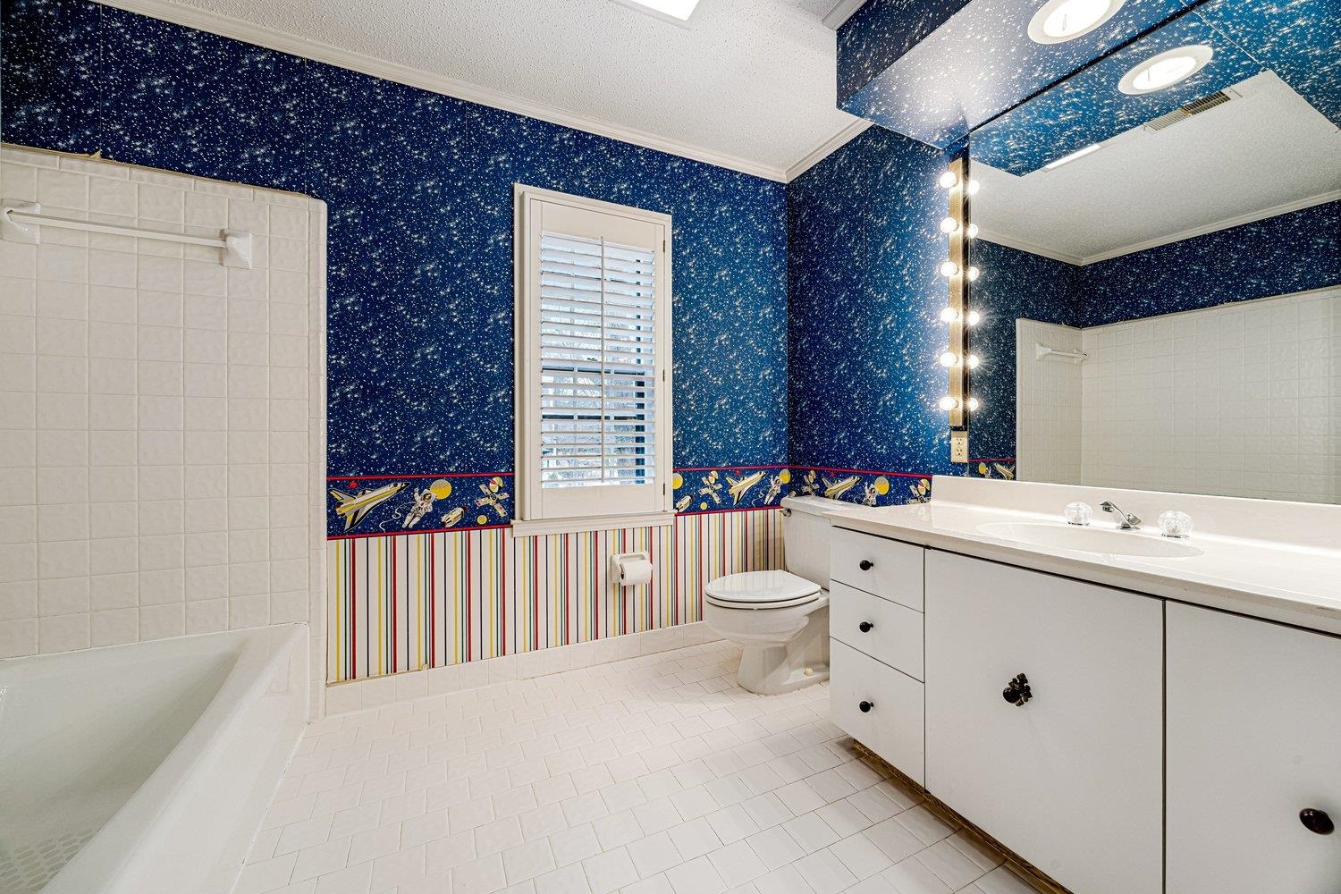 1330 PEBBLE CREEK LN