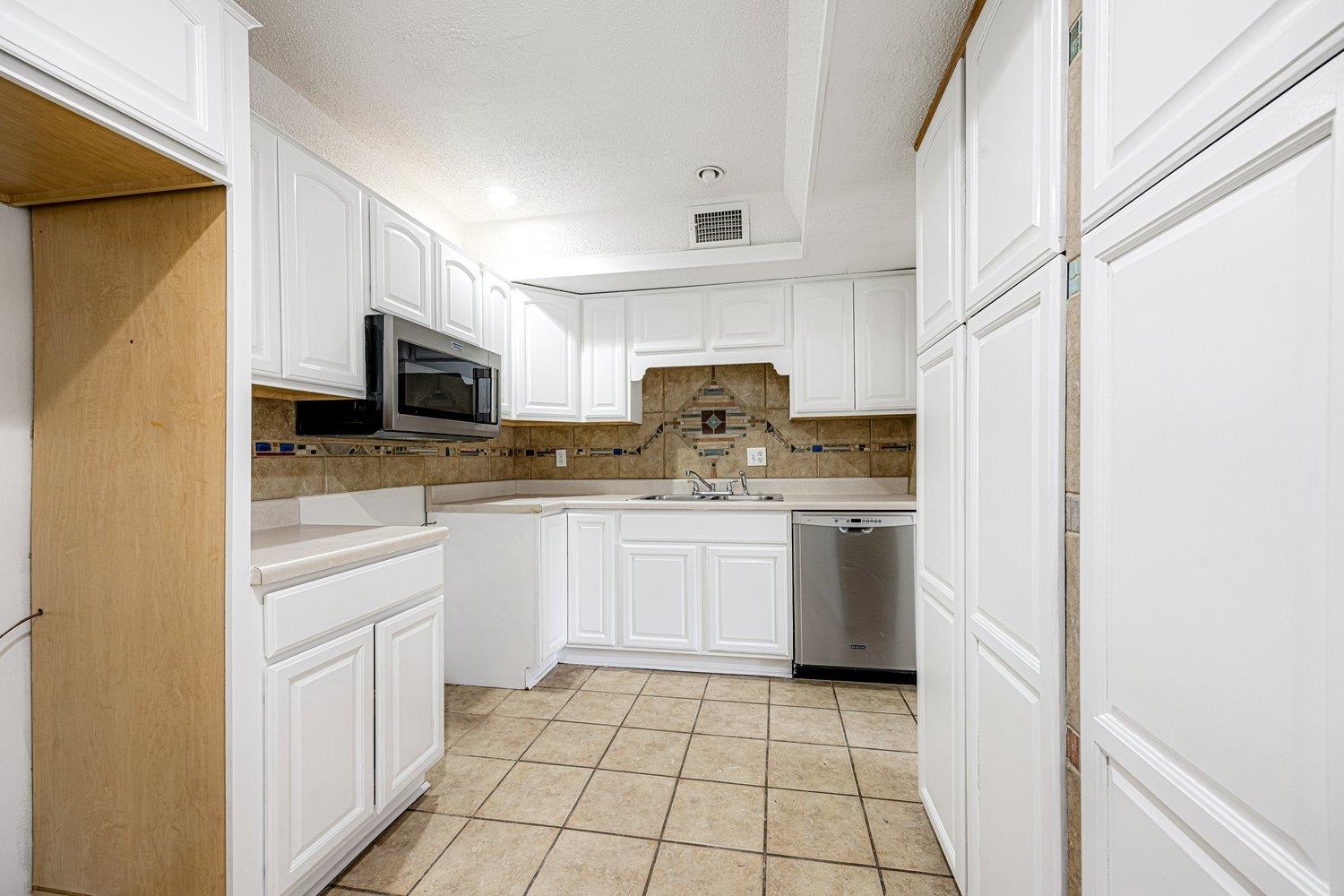 5918 JULIAN CT Unit: 1