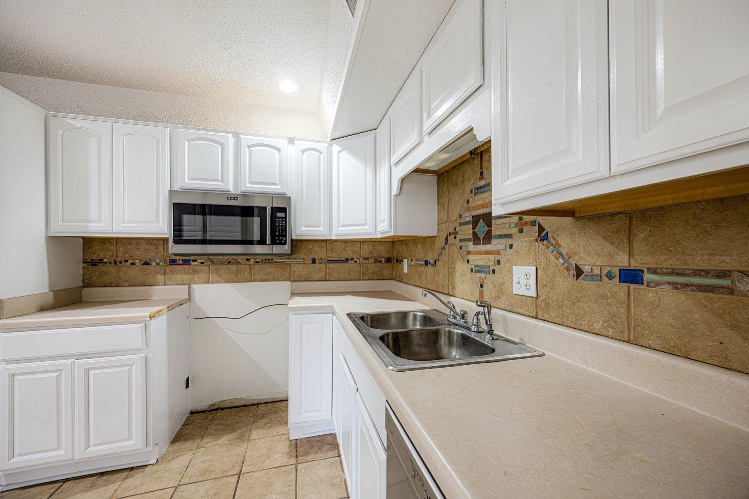 5918 JULIAN CT Unit: 1