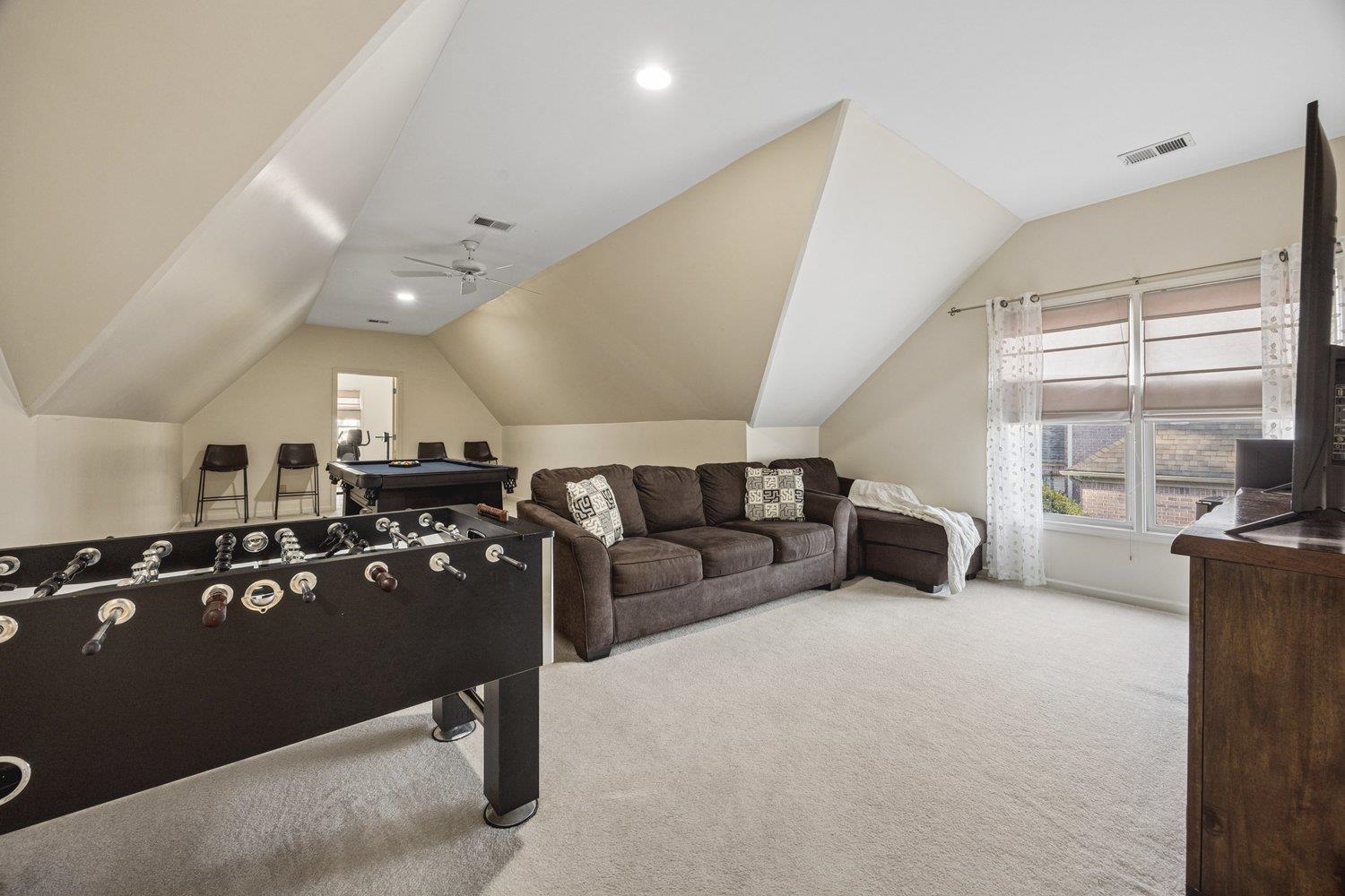 1854 ALMADALE FARMS PKY