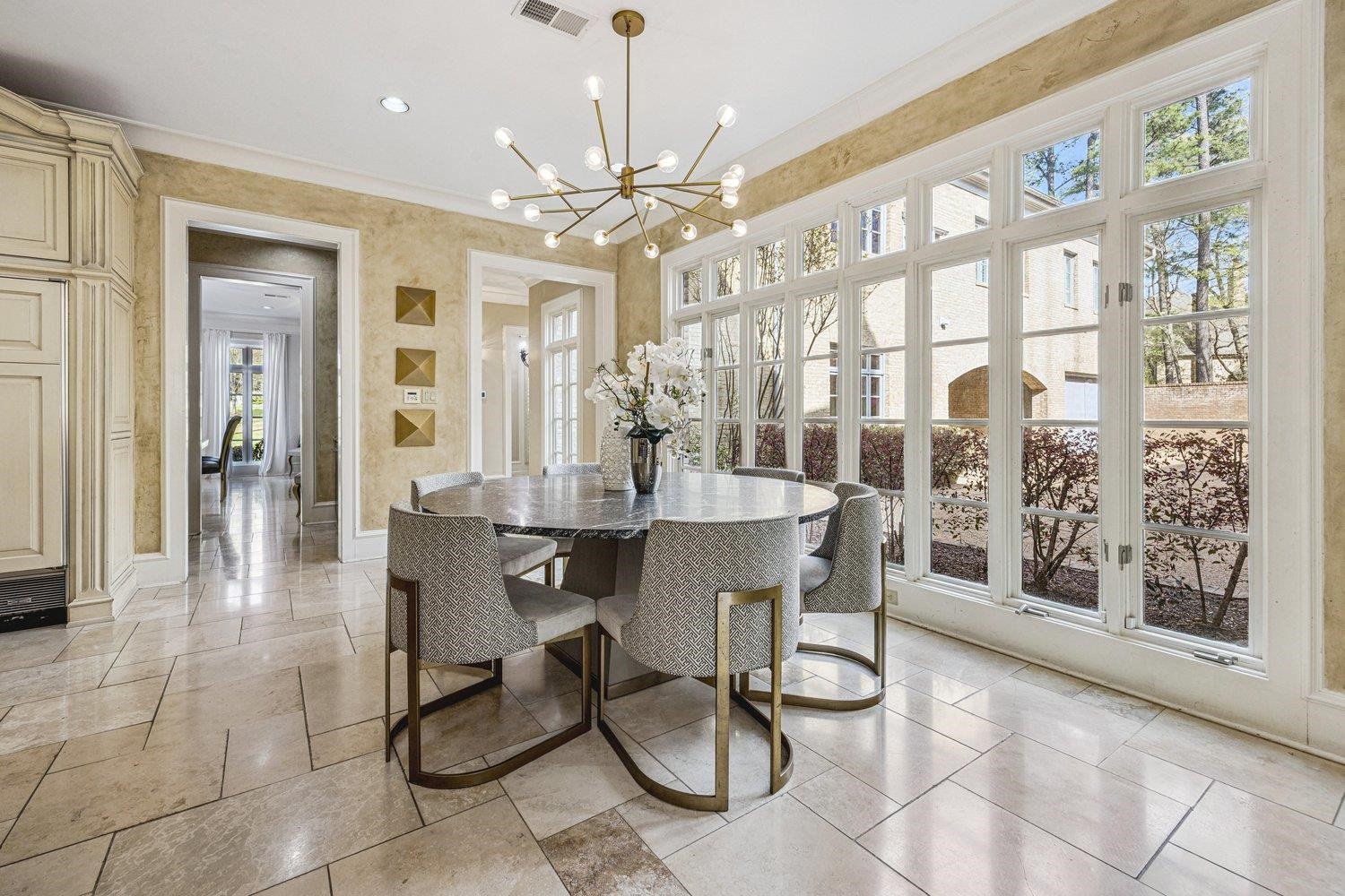 220 MOUNTAIN BROOK CV