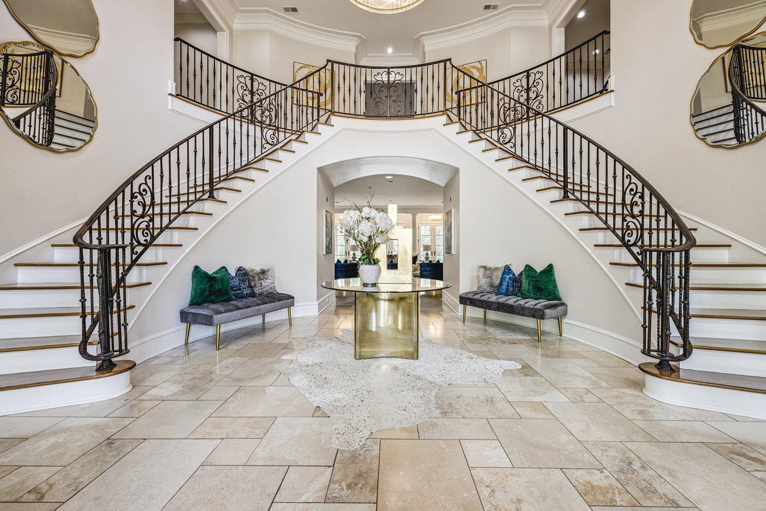 220 MOUNTAIN BROOK CV