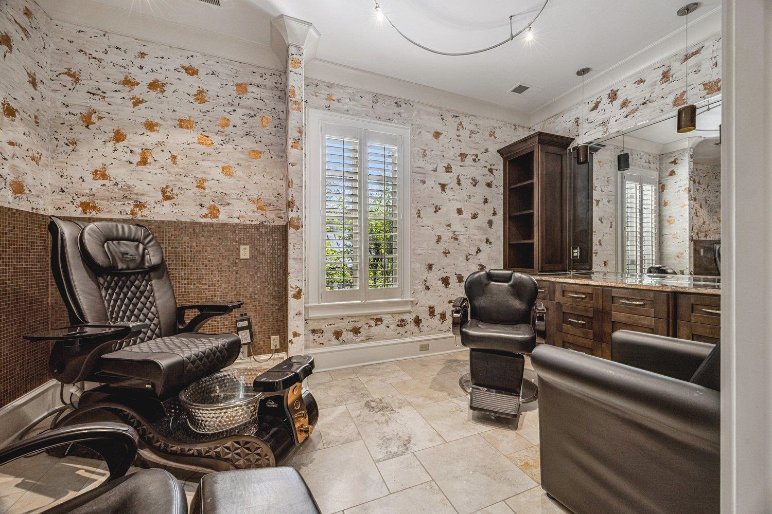 220 MOUNTAIN BROOK CV