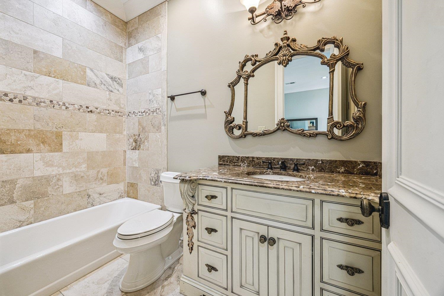 220 MOUNTAIN BROOK CV