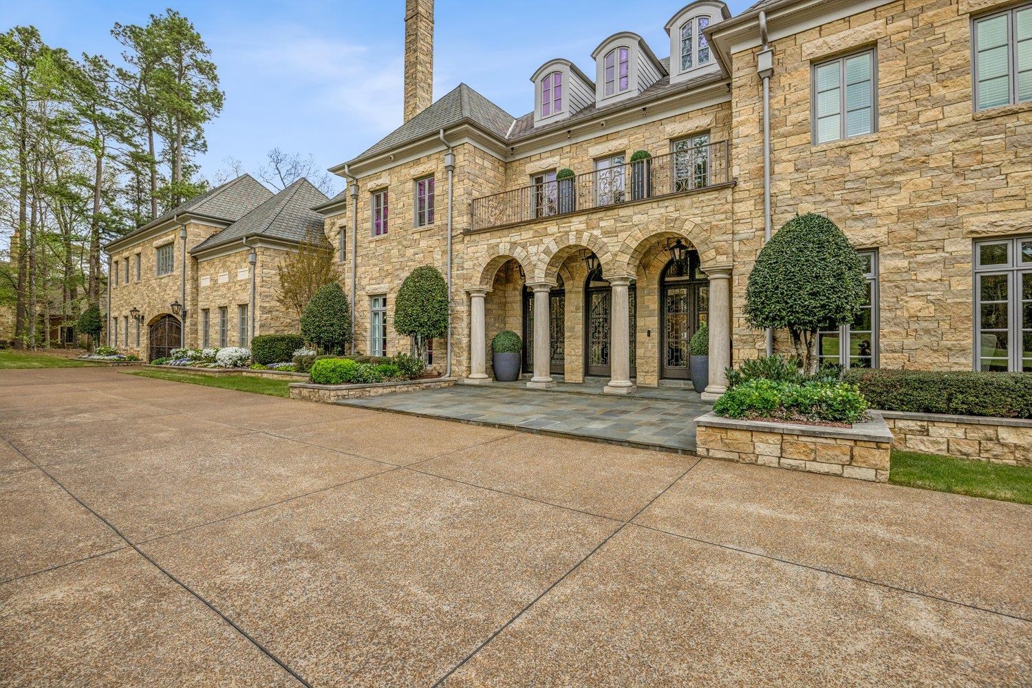 220 MOUNTAIN BROOK CV