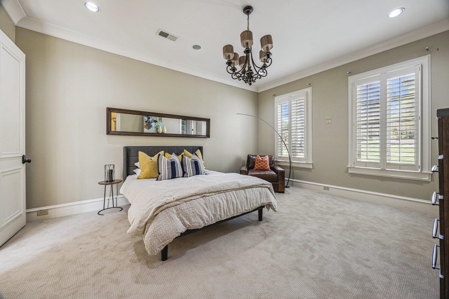 220 MOUNTAIN BROOK CV