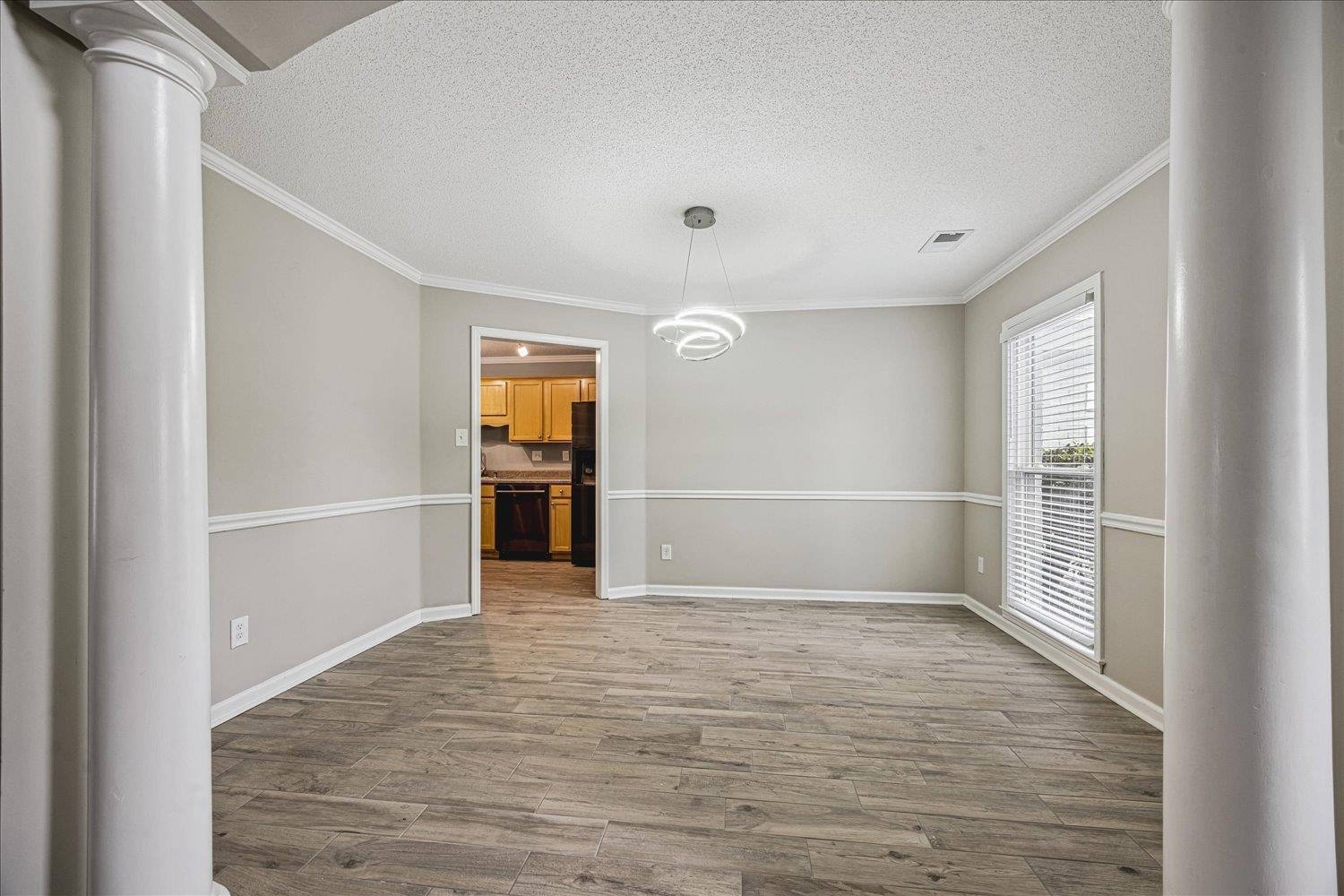 7560 GREYSTONE OAKS AVE