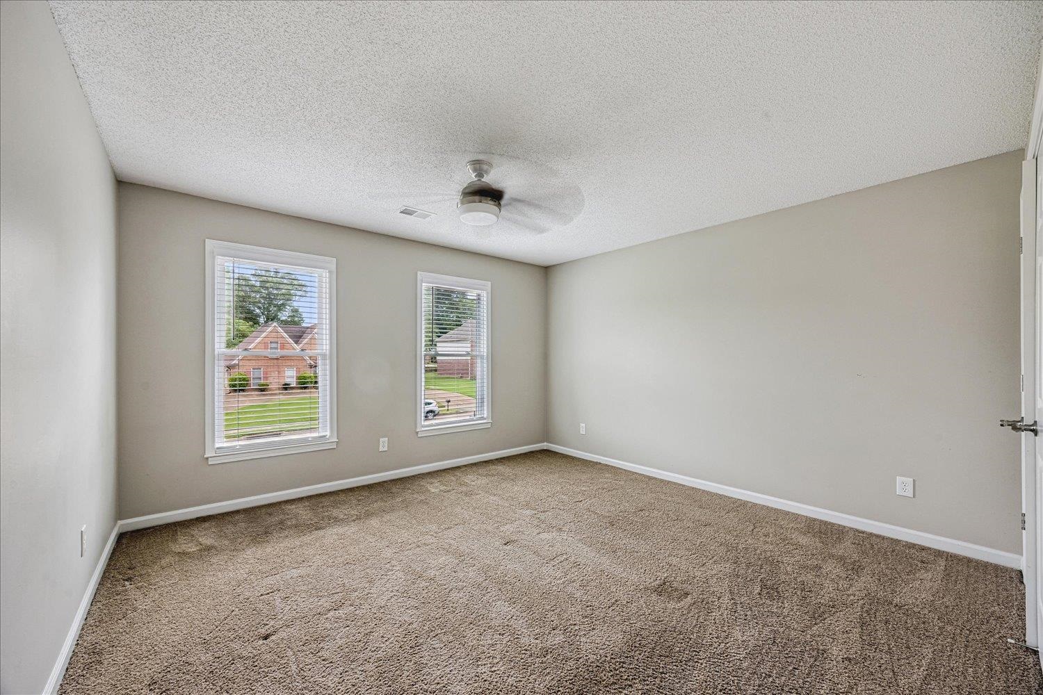 7560 GREYSTONE OAKS AVE