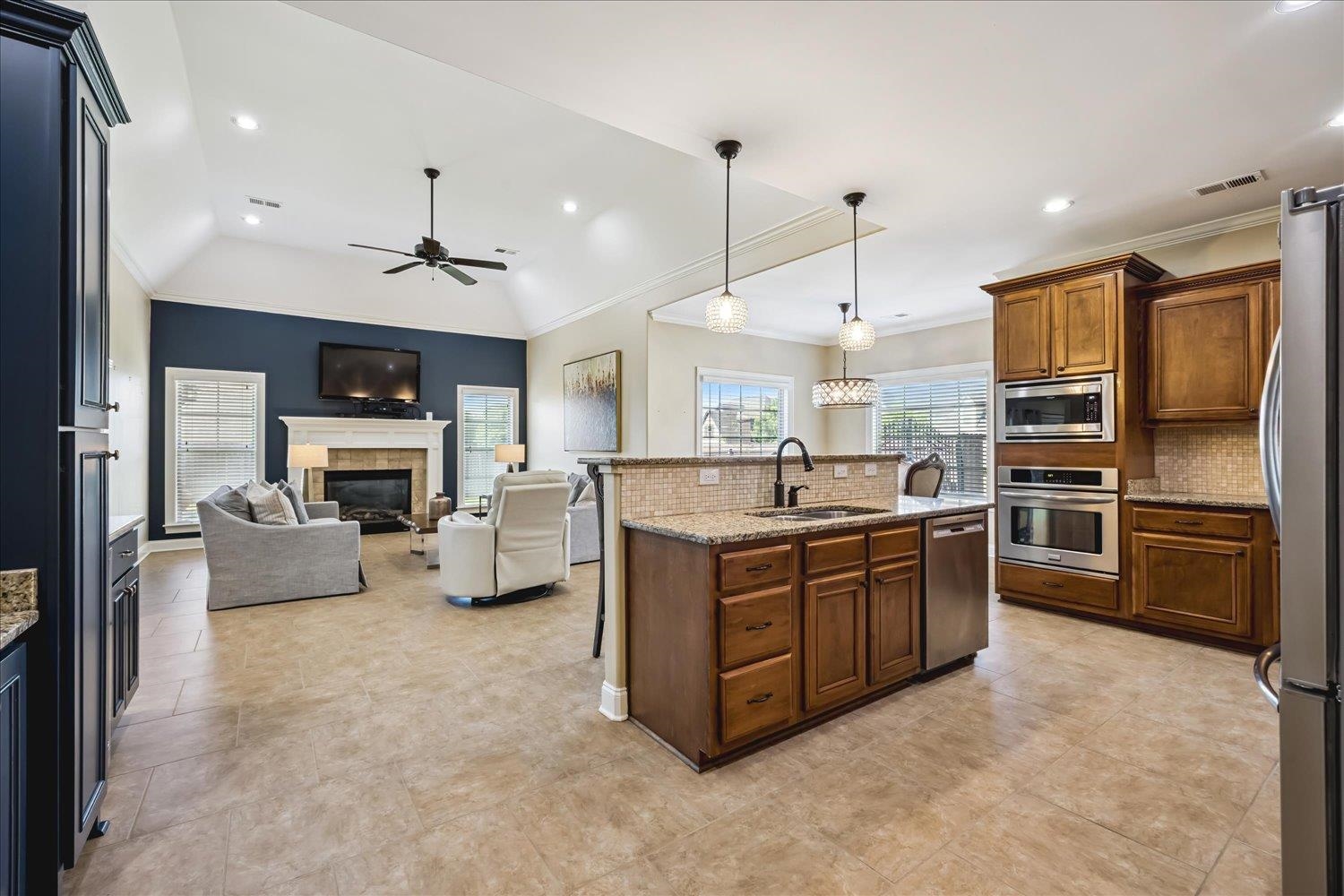9267 CIELO DR