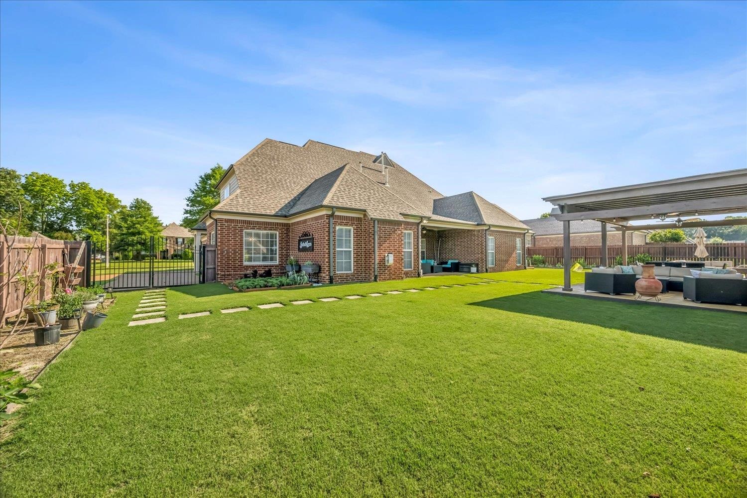 9267 CIELO DR