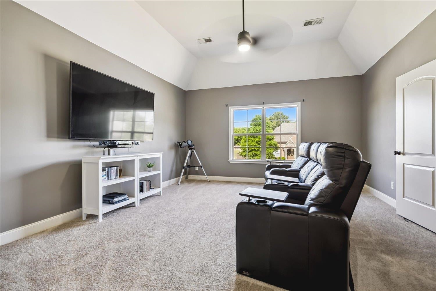 9267 CIELO DR