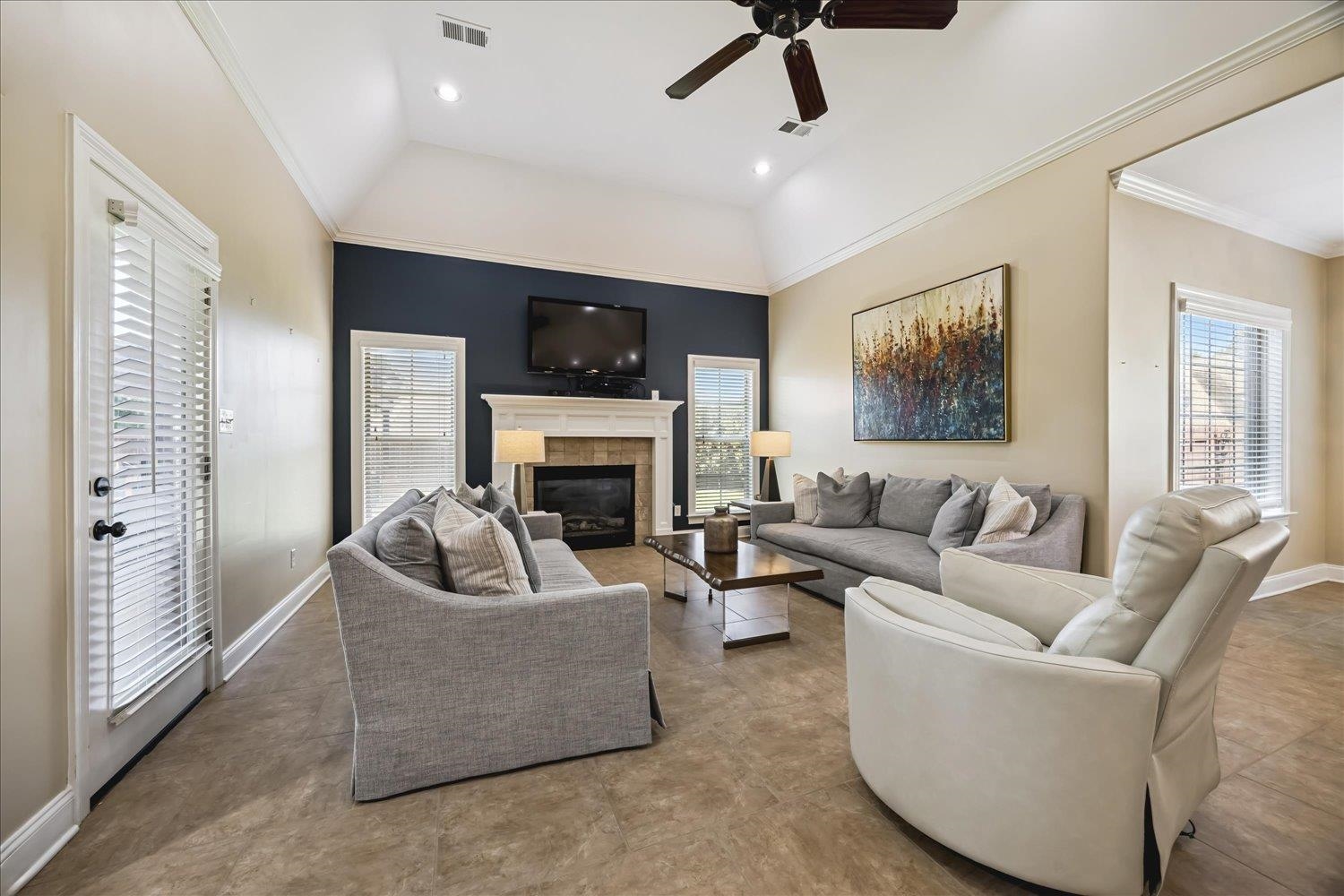 9267 CIELO DR