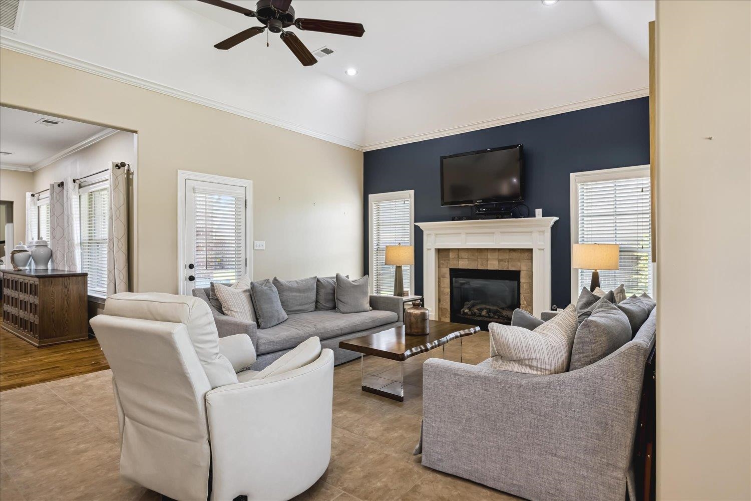 9267 CIELO DR
