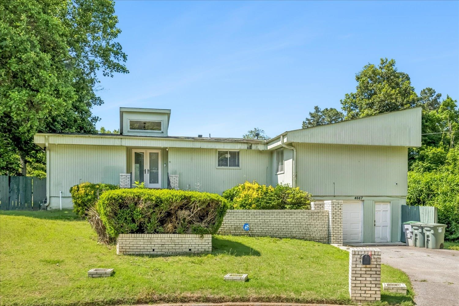 4667 SUESAND CV