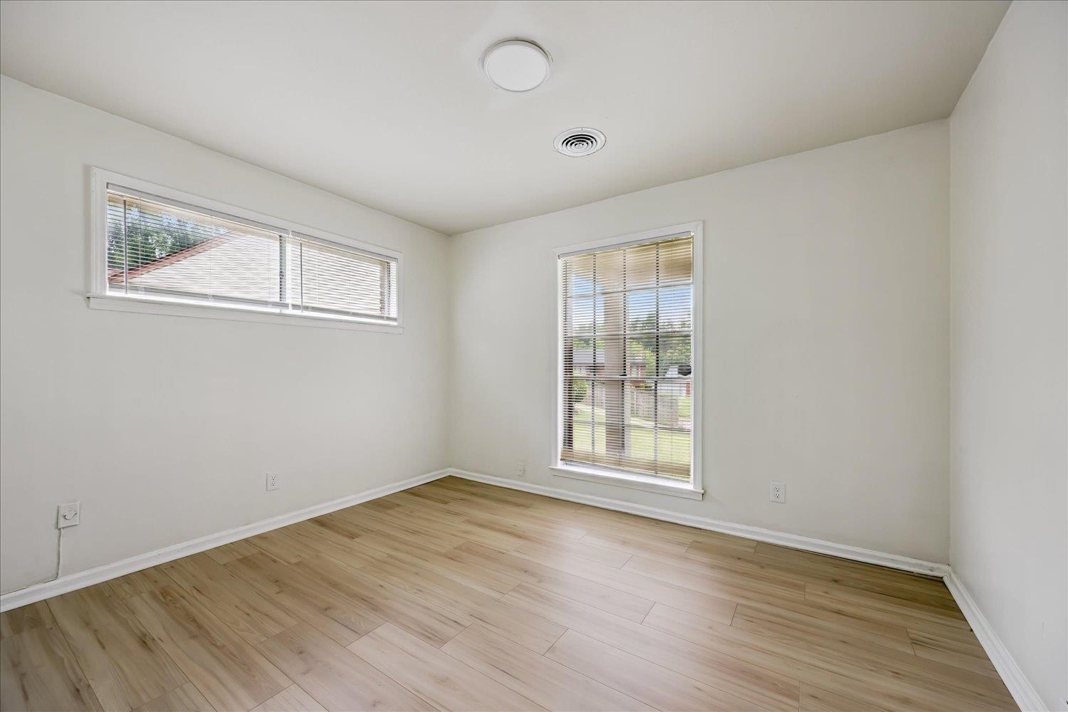 2600 CLEARPARK CV