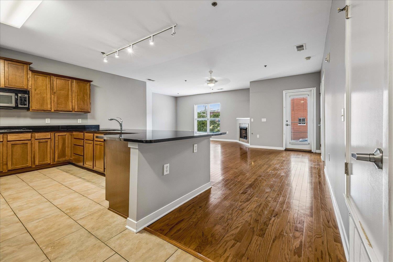 426 N FRONT ST Unit: 104