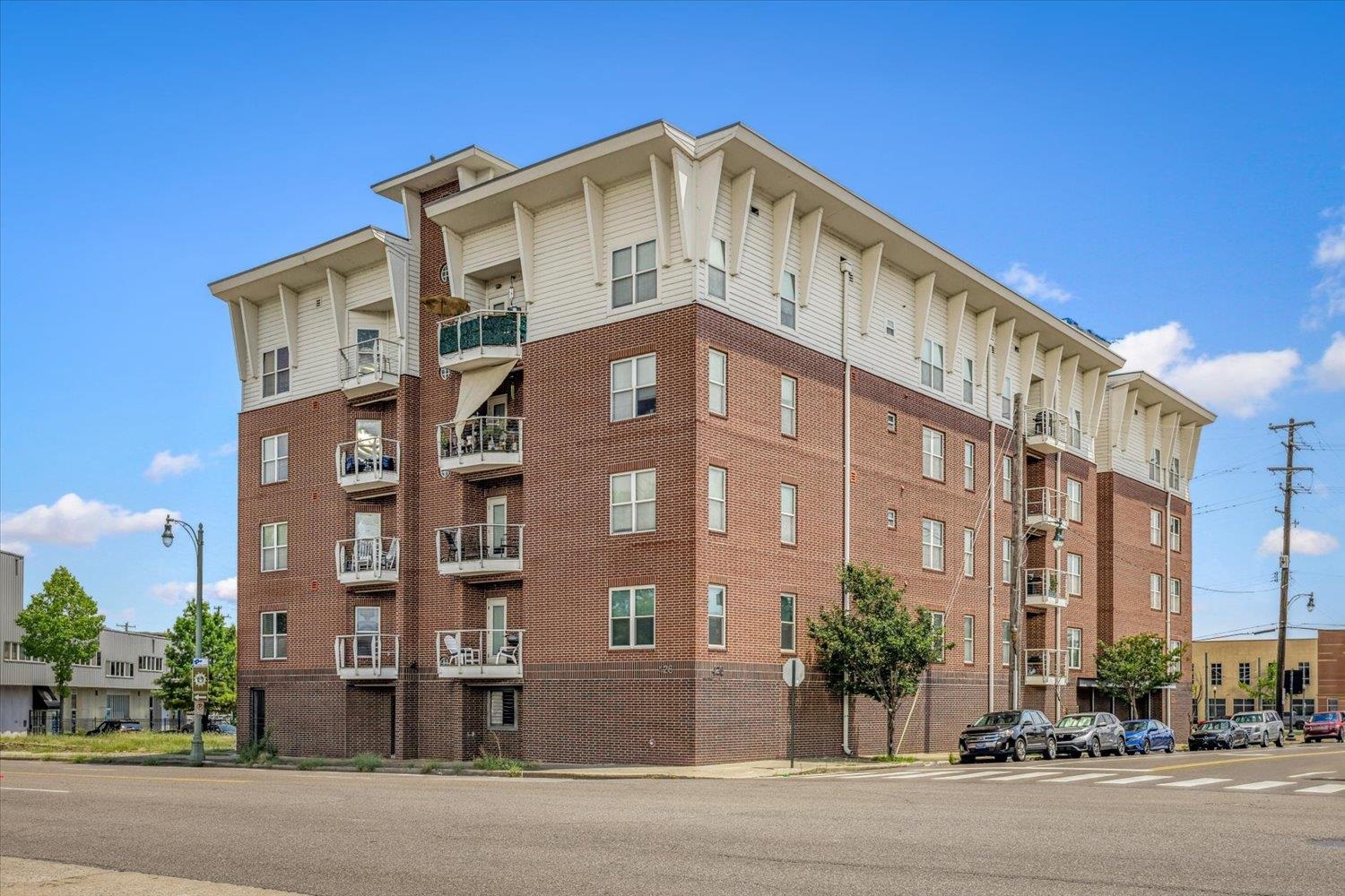 426 N FRONT ST Unit: 104