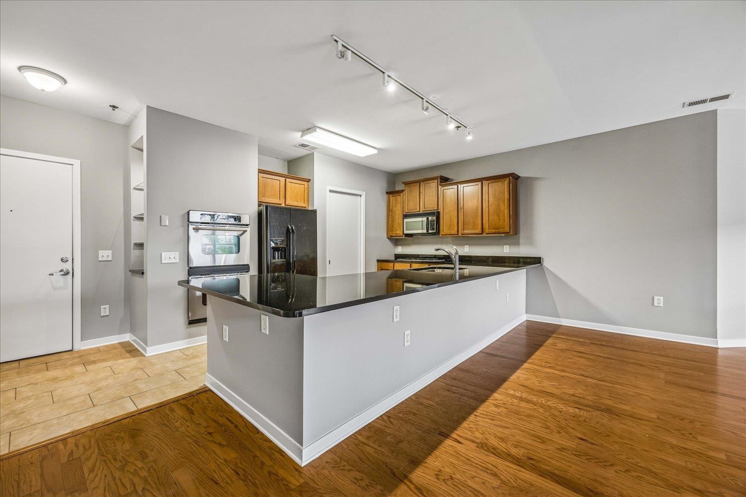 426 N FRONT ST Unit: 104