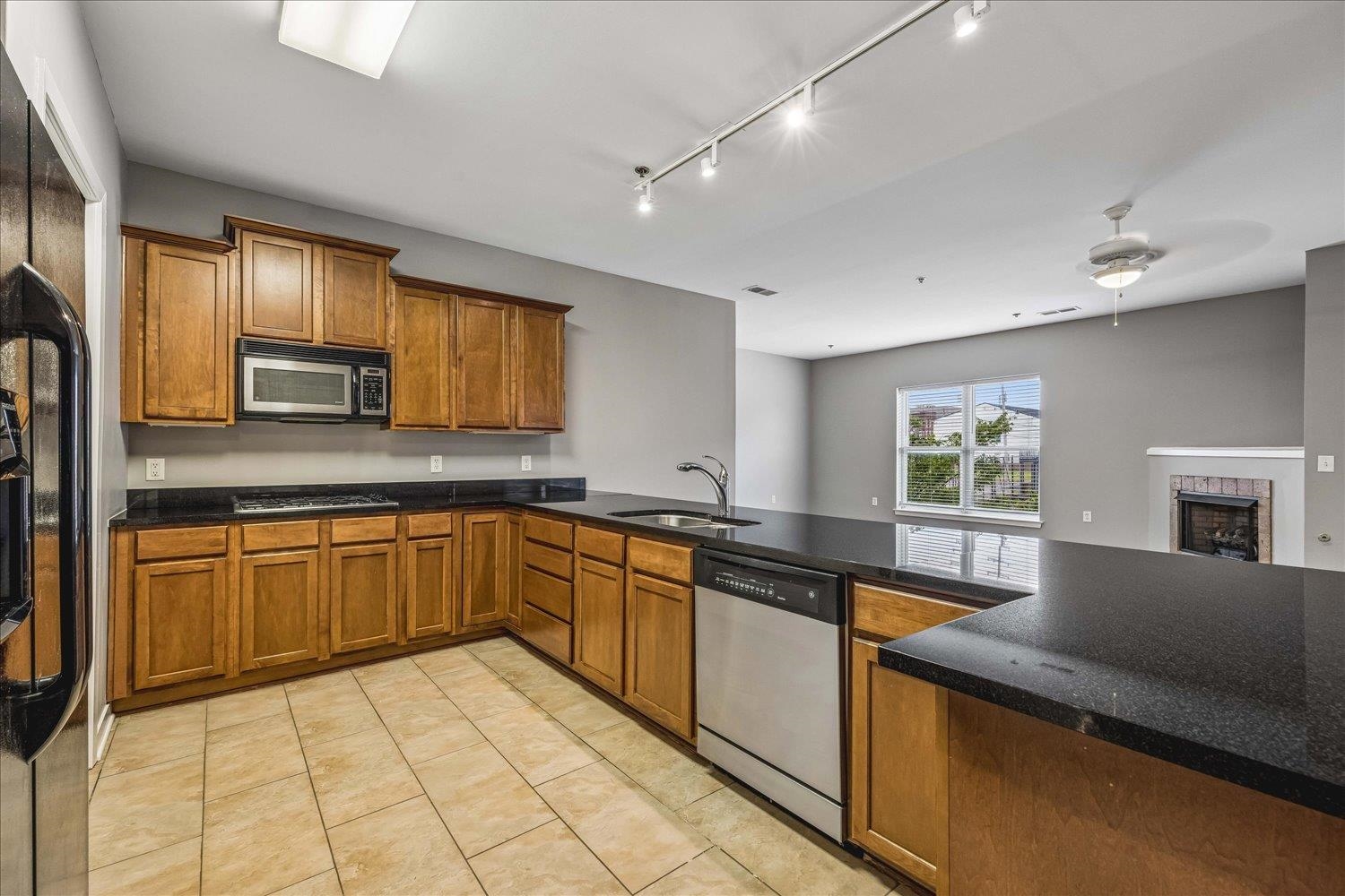 426 N FRONT ST Unit: 104