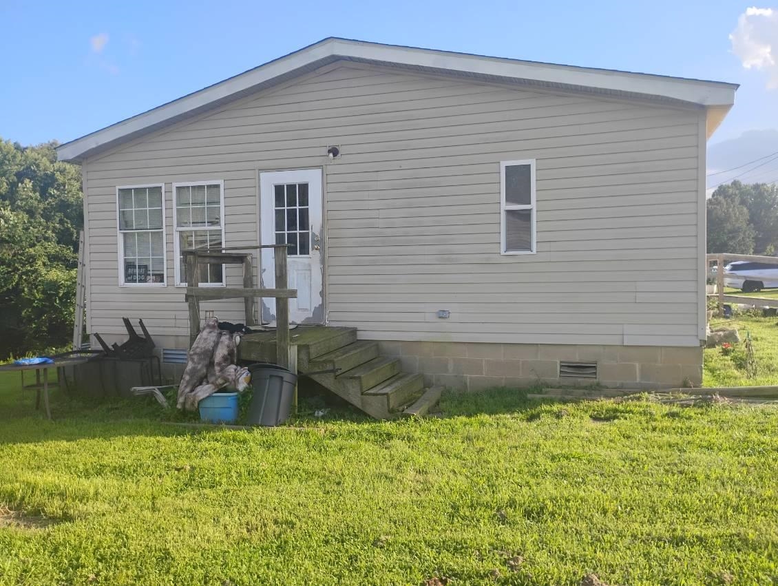 217 LAKESHORE DR