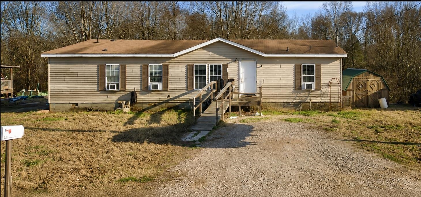 217 LAKESHORE DR