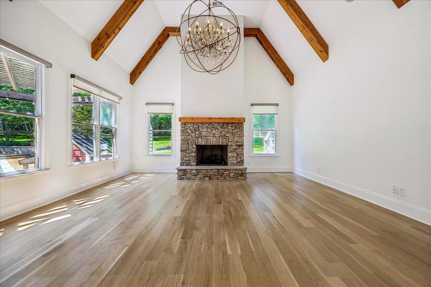 375 WESTBURY LN