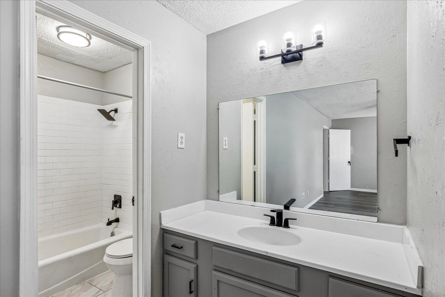 5991 LOFTY OAK RD Unit: 5991